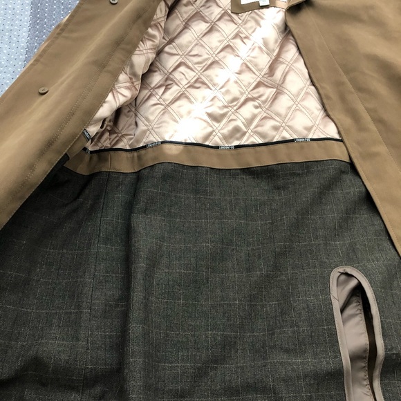 36R London Fog Trenchcoat - Picture 3 of 4